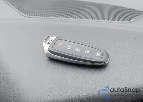 2013 Ford Focus Titanium из США, поврежденный, VIN 1FADP3N28DL359437